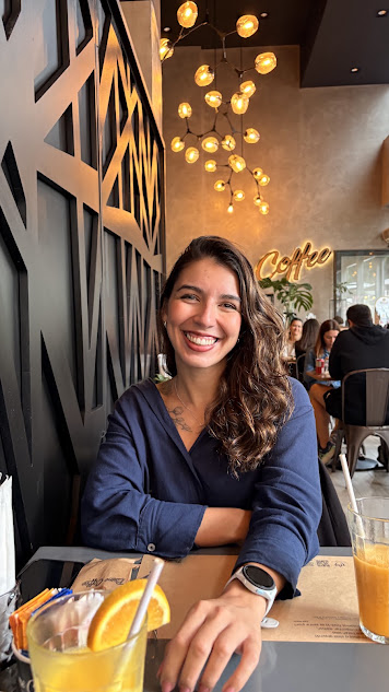 Amanda Lambert sorrindo